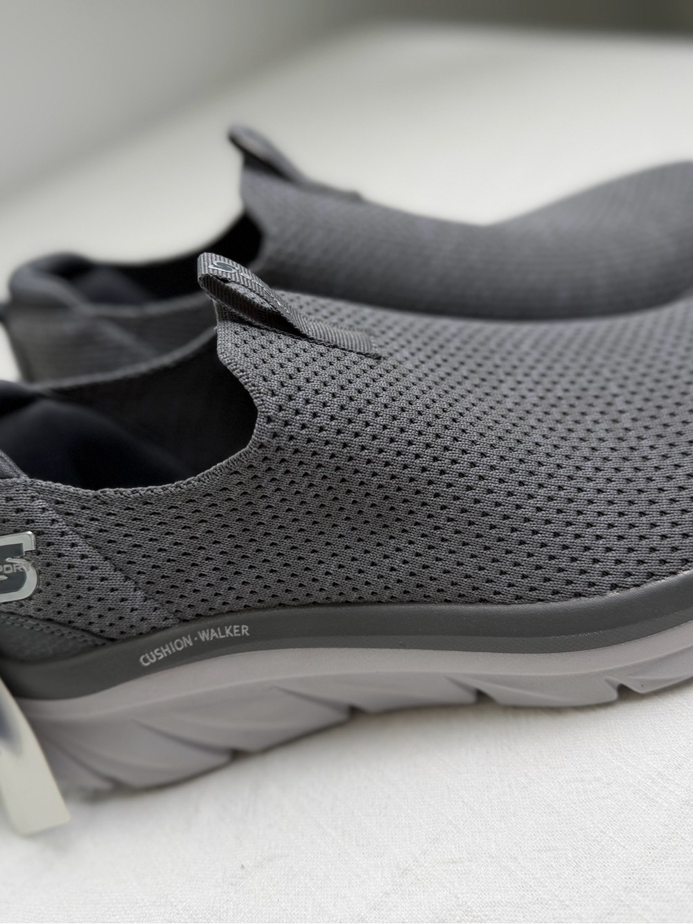 Skechers Men's Gray Slip-On Cushion Walker Sneakers 9.5 vegan no box